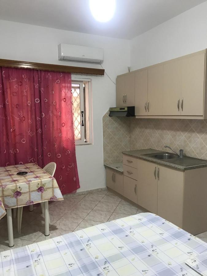 Apartament Roisin Sarandë 外观 照片