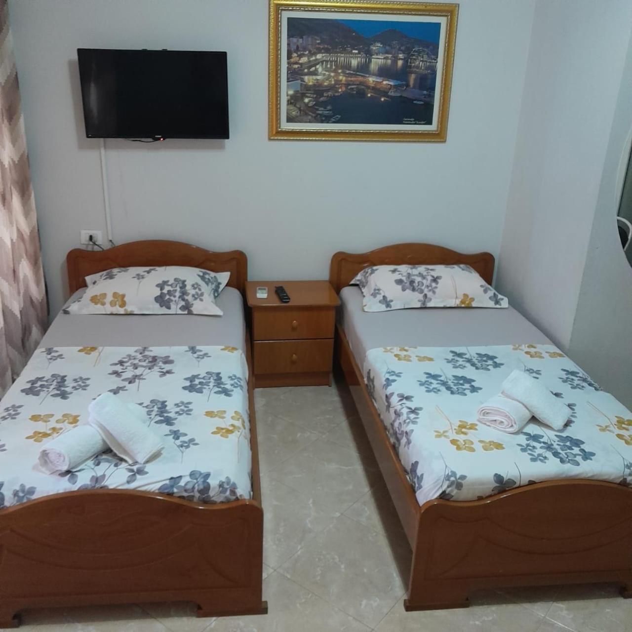 Apartament Roisin Sarandë 外观 照片